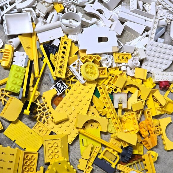 Lego and Lego Compatible Building Blocks White & Yellow Mixed Lot GA162 - Picture 4 of 5